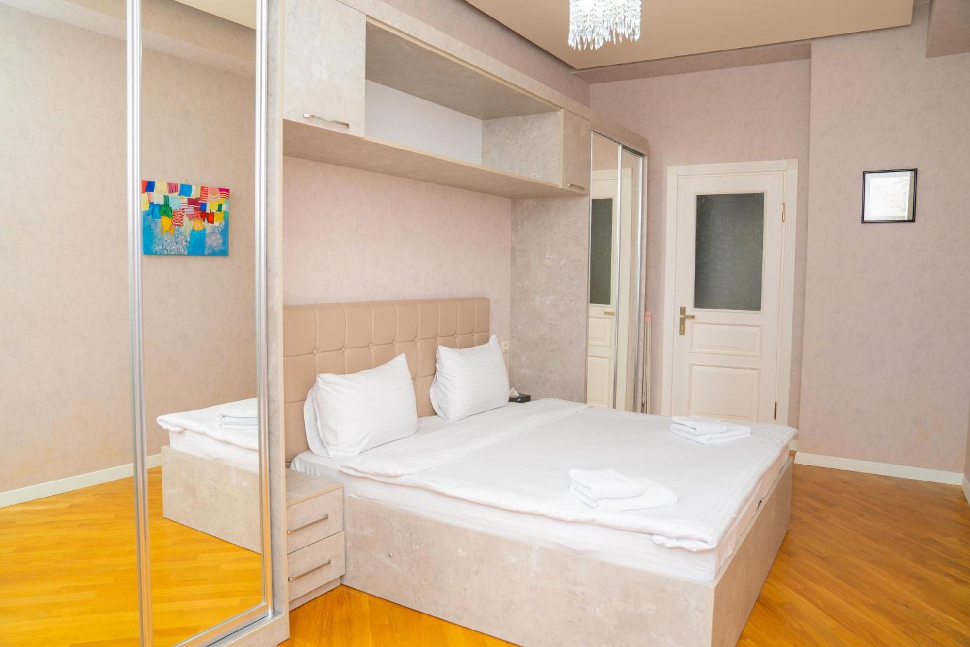 Sunday Hotel & Apartments Lejlighed